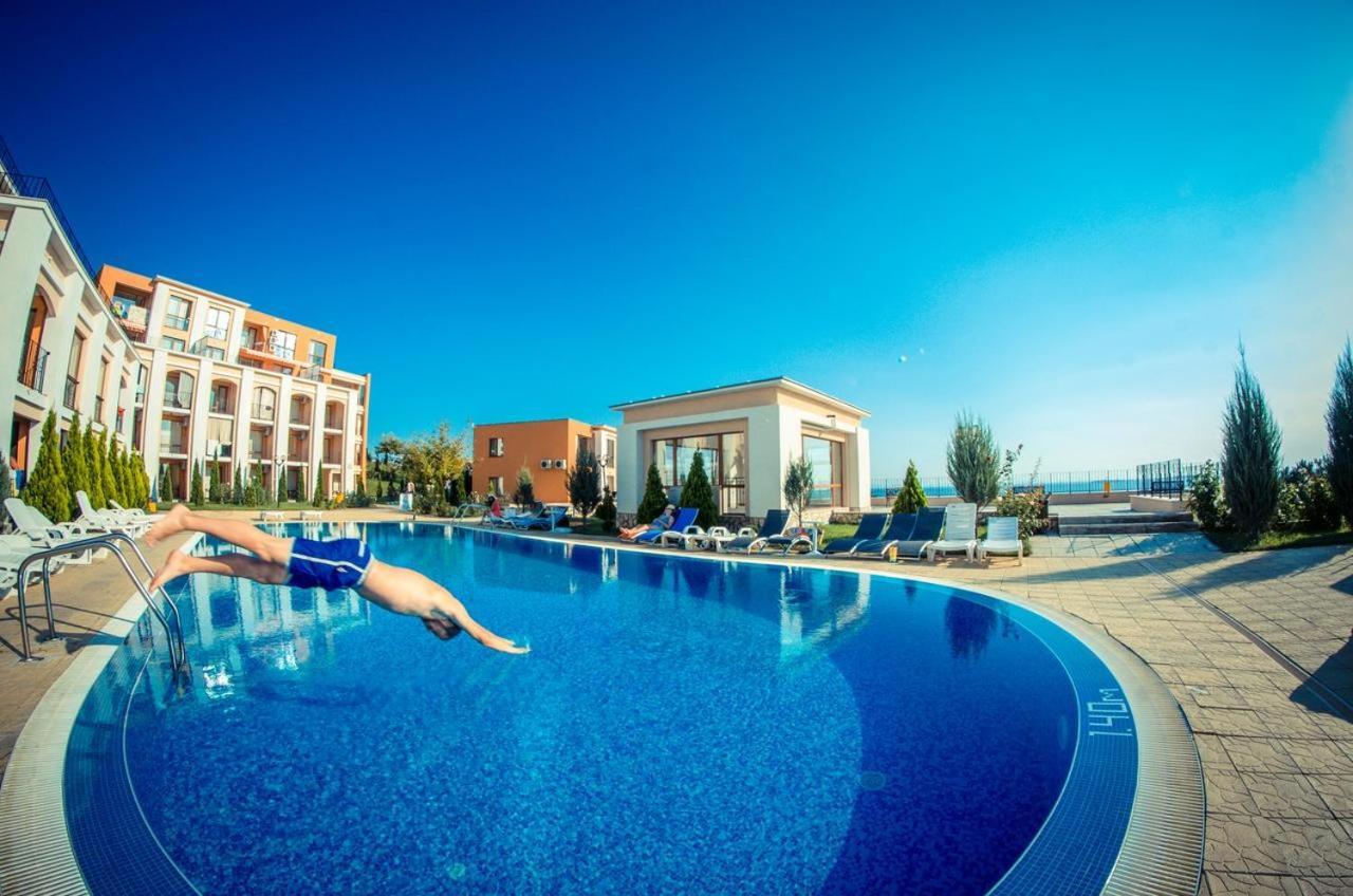 Grand Resort - Imperial Crown Fort Club - Prestige Apartments Елените Екстериор снимка